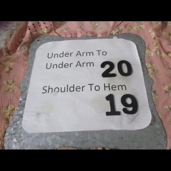 Pink Rose Women's Top Size M Short Sleeve Pink Floral V Neck "Pre-owned" - Picture 6 of 6